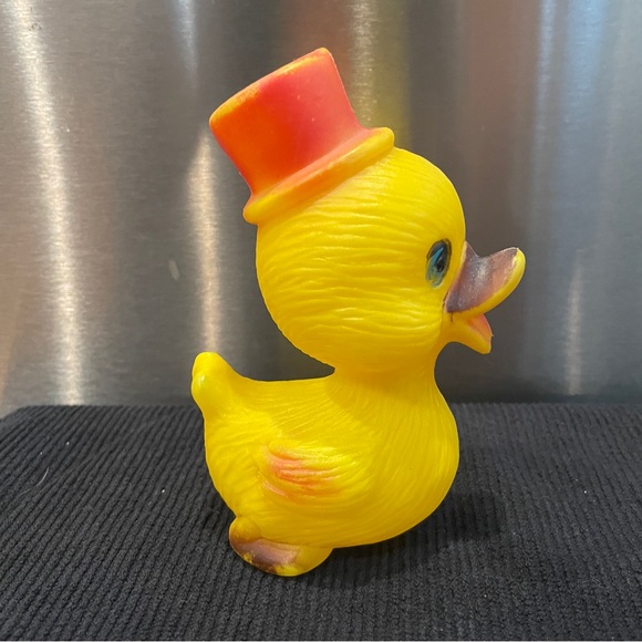 Vintage 60's~70's Carnival Toy Plastic Yellow Duck with Red Top Hat - Picture 5 of 6